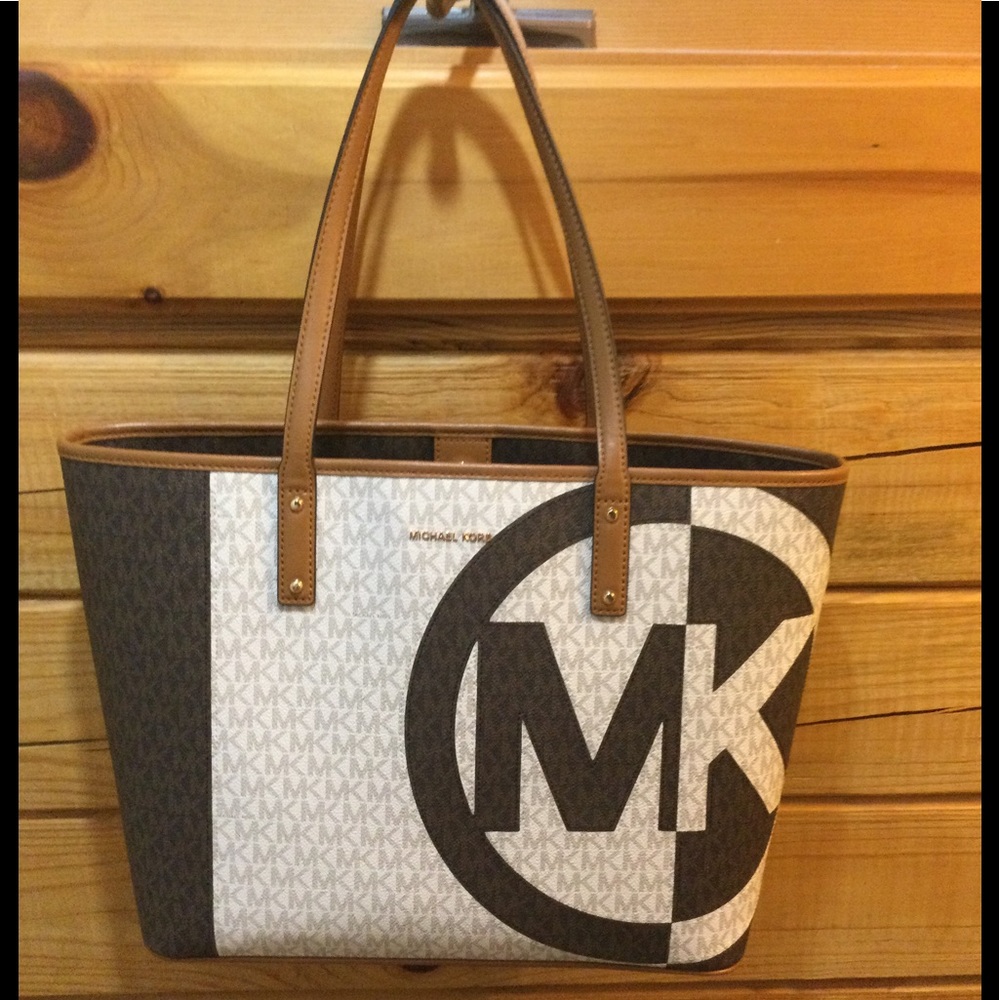 Michael Kors Carter